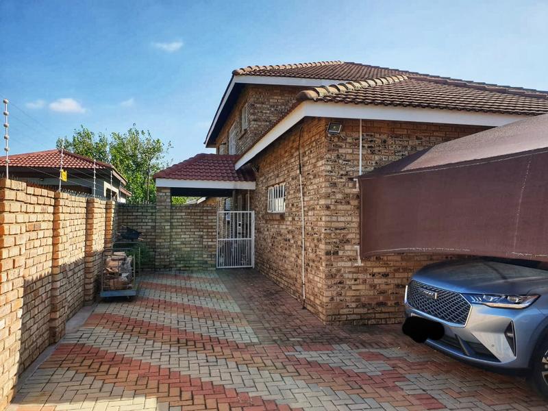 4 Bedroom Property for Sale in Miederpark North West